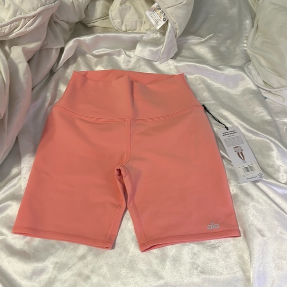 ALO Yoga Pants - Alo high waisted biker shorts